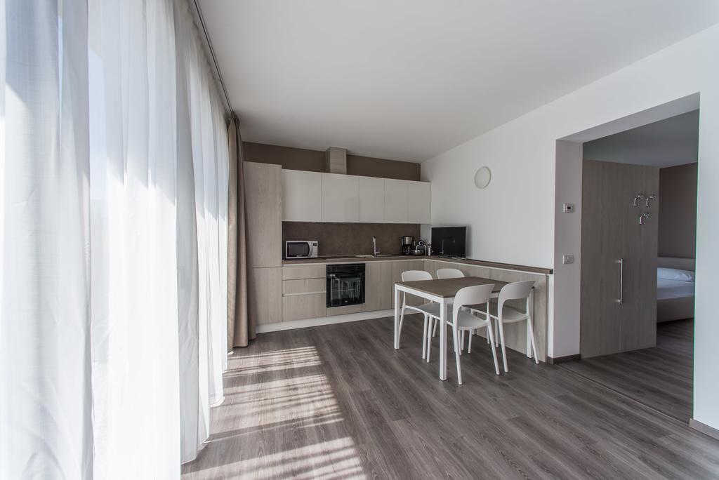 Residenza Decimina Apartamento Varenna Exterior foto